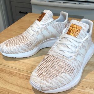 🔥Adidas - Swift Run Wmn 7.5🔥